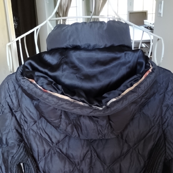 Burberry Dark Blue Quilted Puffer Jacket - Picture 12 of 17